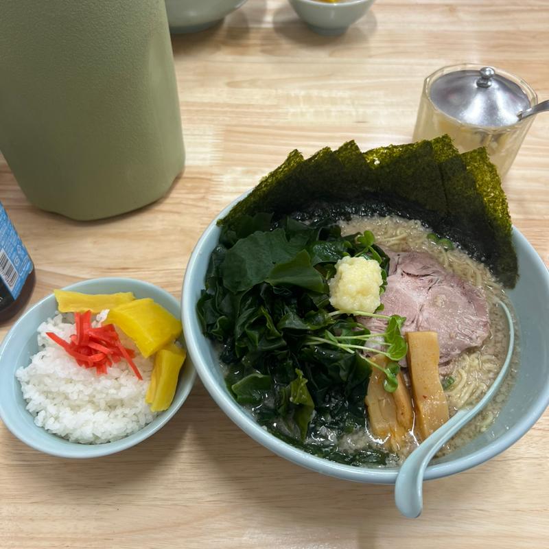 醤油ラーメン　わかめ　のり　半ライス(ラーメンショップ 卒島店 )