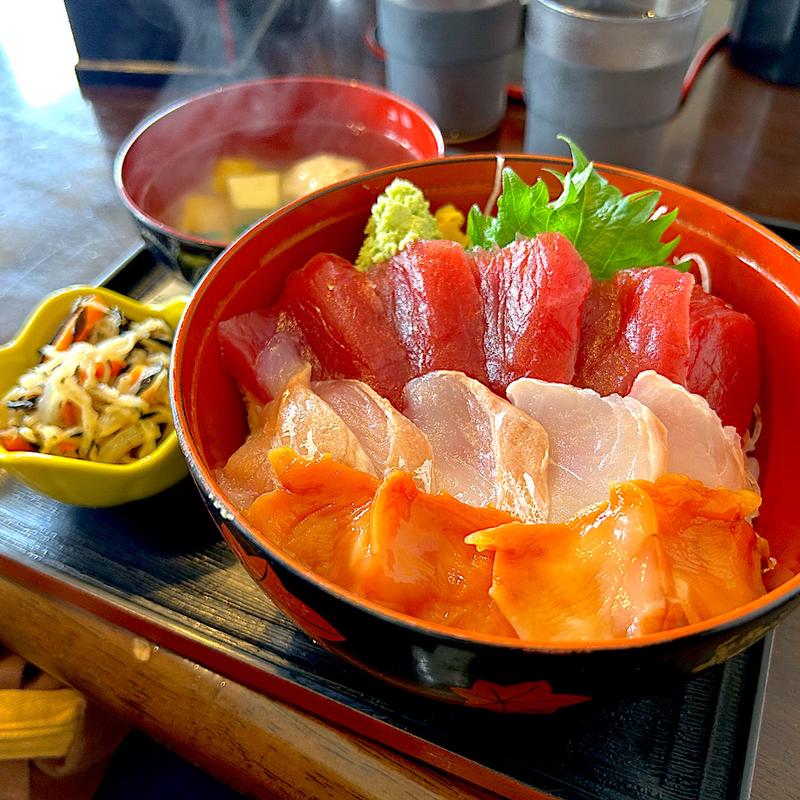 三色丼(どんぶり亭 まつもと)