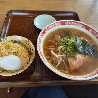 チャーハンセット　餃子か唐揚げ付き(安祥陽)