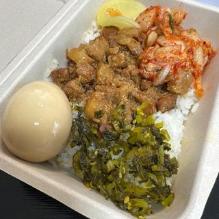 キムチ魯肉飯