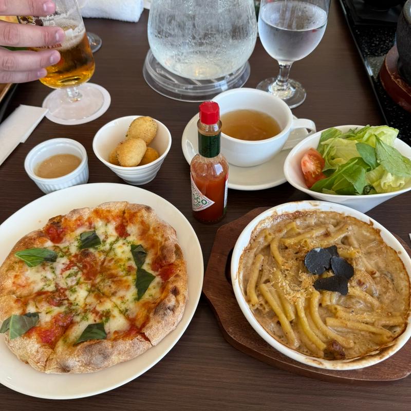 マルゲリータ&トリュフ薫るポルチーニグラタン(プレステージカントリークラブ )