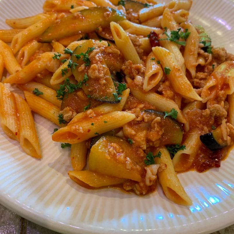 豚ひき肉とナスのペンネアラビアータ(ニチーノ)