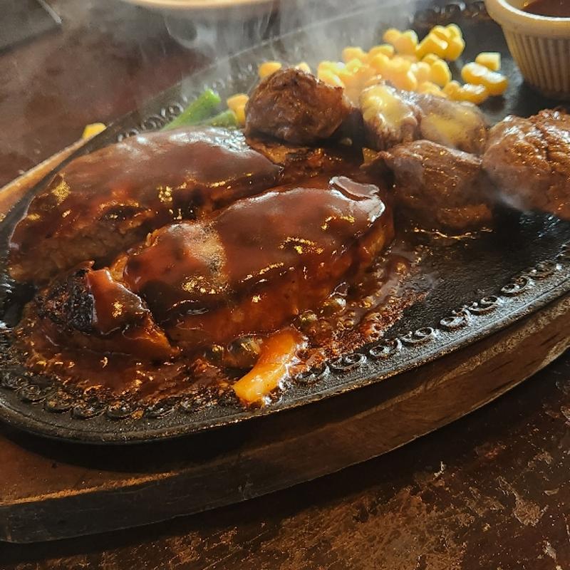 カットステーキ&ハンバーグ(ステーキ＆ハンバーグ いわたき 野菊野店)