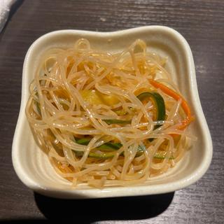 お通し　ビーフン