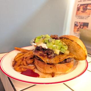 フルーツベーコンジャムバーガー(S.B. DINER KOBE)