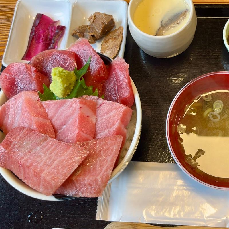 まぐろづくし丼(まぐろ長宝丸 （まぐろちょうほうまる）)