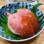 煮たまごのとろいくらのせ(魚と酒はなたれ 野毛五番街店)