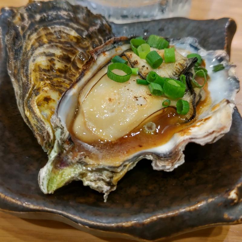 焼き牡蠣(バター醤油)(魚と酒はなたれ 野毛五番街店)
