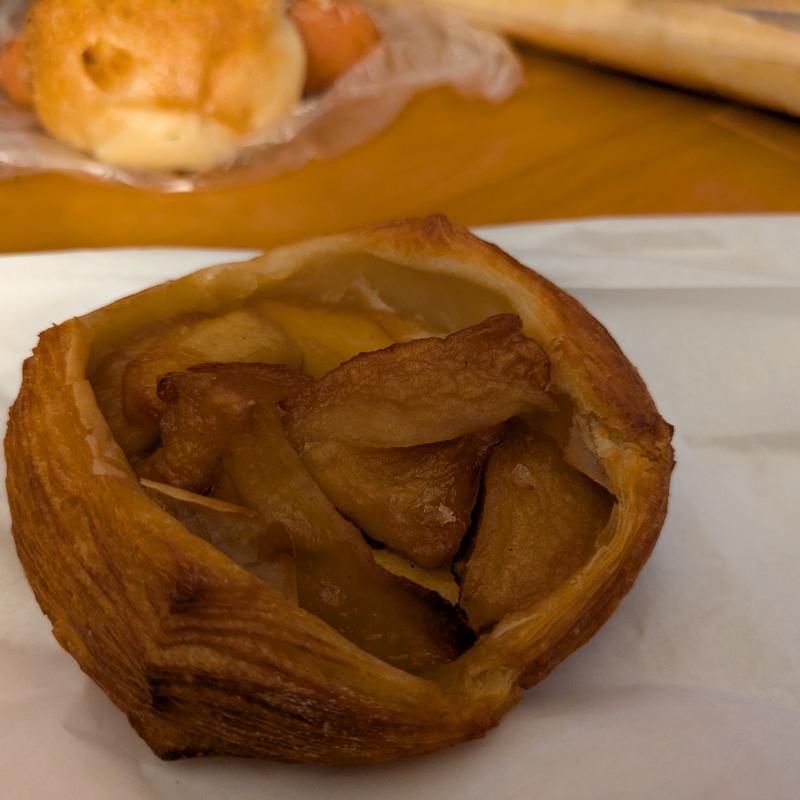 りんごのデニッシュ(KU~NERUbakery)