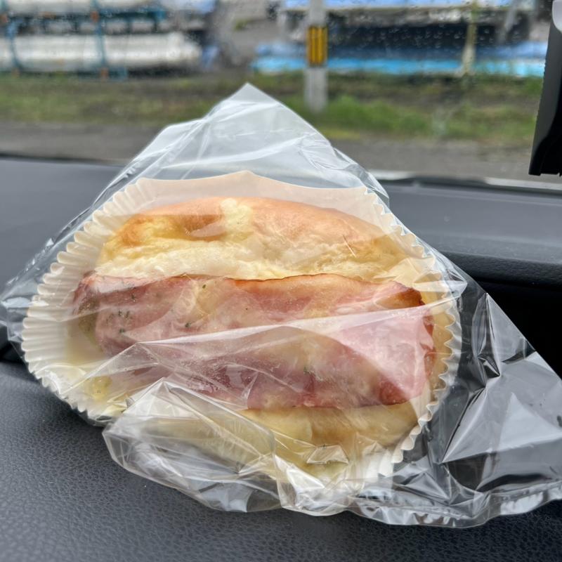 ベーコンチーズ(ベーカリーファブリカ)