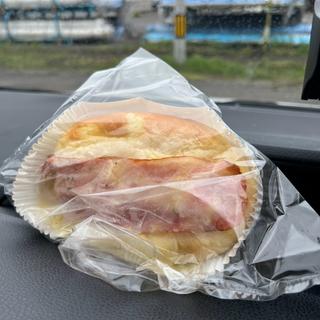 ベーコンチーズ(ベーカリーファブリカ)