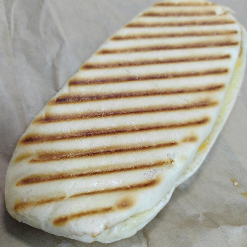 BBQポーク＆チェダーのパニーニ(カンパーニャ)