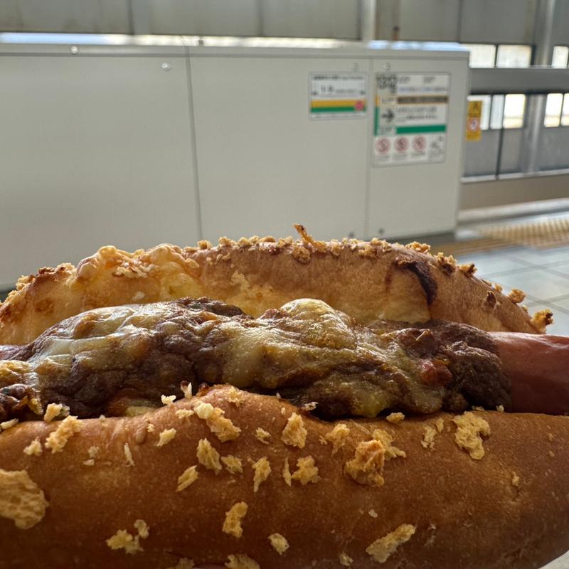 キーマカレーのソーセージドッグ(イースタイムカフェ&アンデルセン)