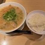 らーめん(京都銀閣寺ますたにラーメン 日本橋本店)