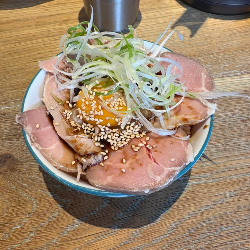 大判レアチャーシュー丼(純米濃厚味噌ラーメン つむぎ)