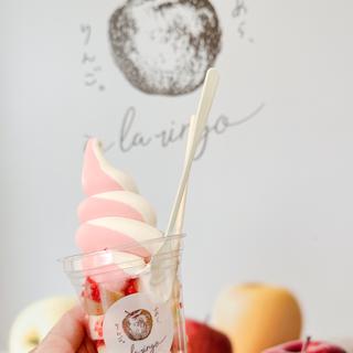 あら、りんご。りんご飴ソフトクリーム