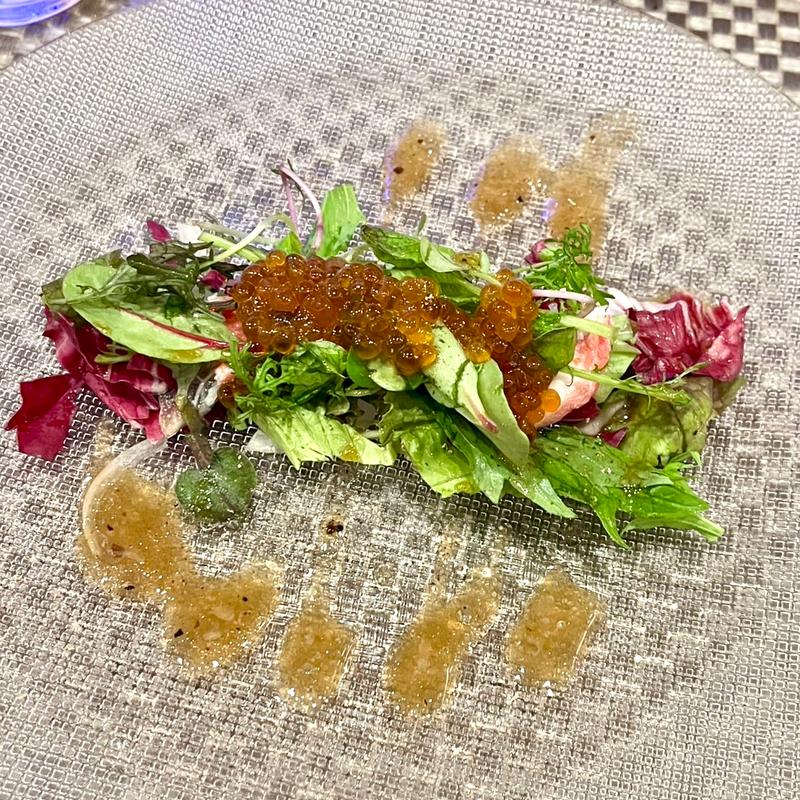 タラバガニとイクラのサラダ（おまかせコース）(鉄板料理 かえる)