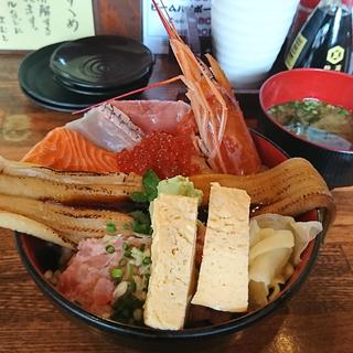 海鮮丼(魚の平田屋 宝仙寺前店)