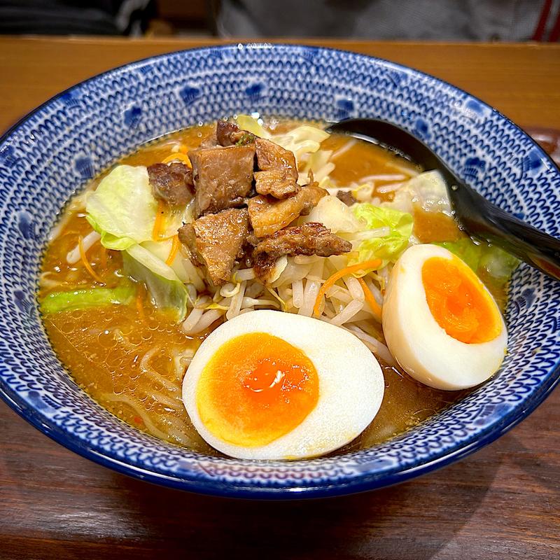 味玉とんさいらーめん(らーめん直久 新宿西口店)