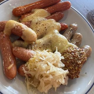 炙りチーズのグリルソーセージ(パウラーナーインビス)