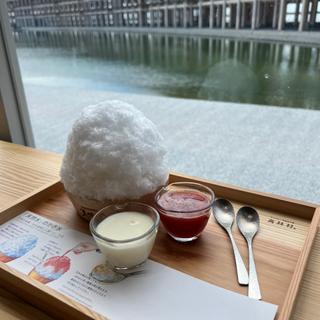 サントリー天然水のかき氷 苺みるく