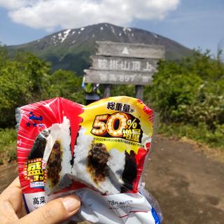 盛りすぎ！高菜明太おにぎり

