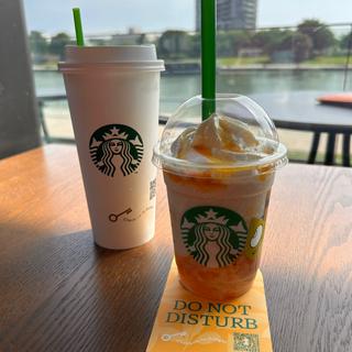 オリエンタルマンゴー&ティーフラペチーノ