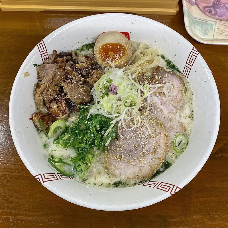 塩チャーシュー麺 中盛 1.5玉(らーめん 弥七)