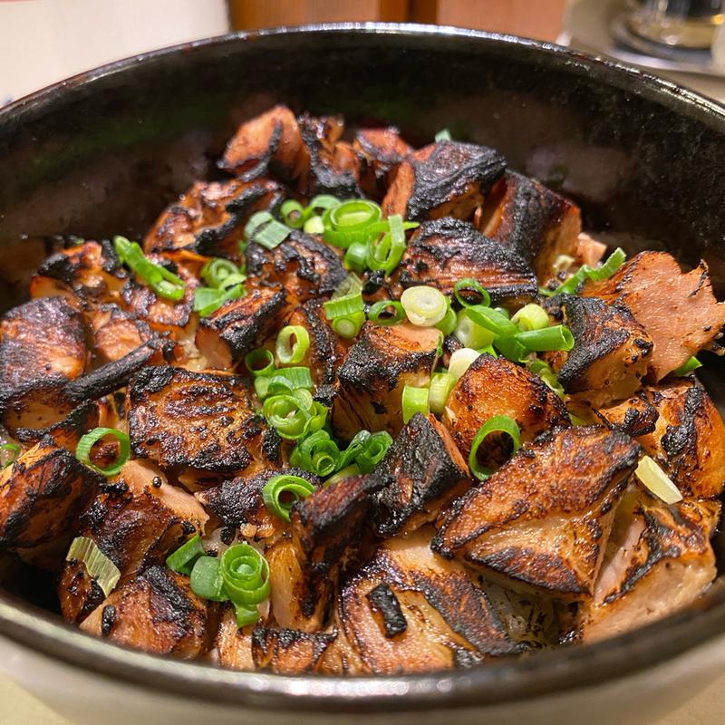 チャーシュー丼(油そば七色)