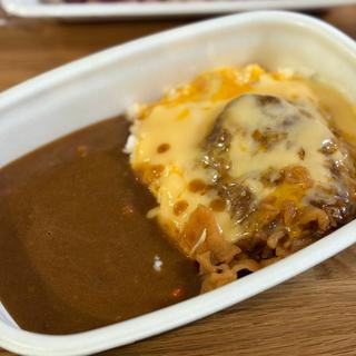 チーズ煮込みハンバーグカレー