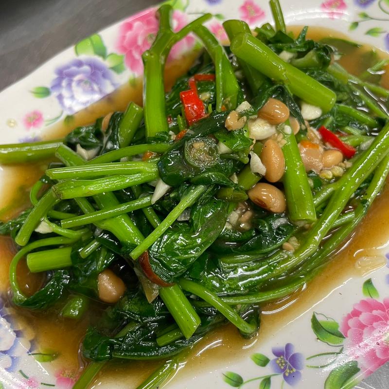 空芯菜炒め(バンコク食堂バードマン的場町)