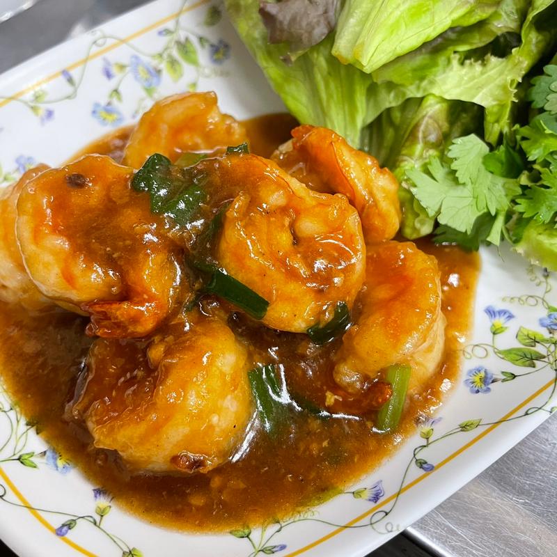 エビにんにく炒め(バンコク食堂バードマン的場町)