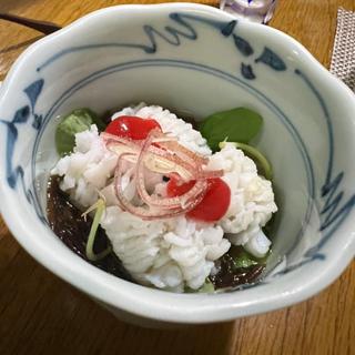 もずくと鱧の湯引き(よもぎ)