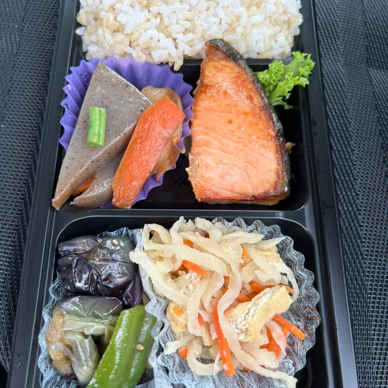 銀鮭のSAKANA弁当(健康咲かせる手づくり惣菜「咲菜」 京阪くずは駅店)