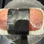 ポークたまごおにぎり