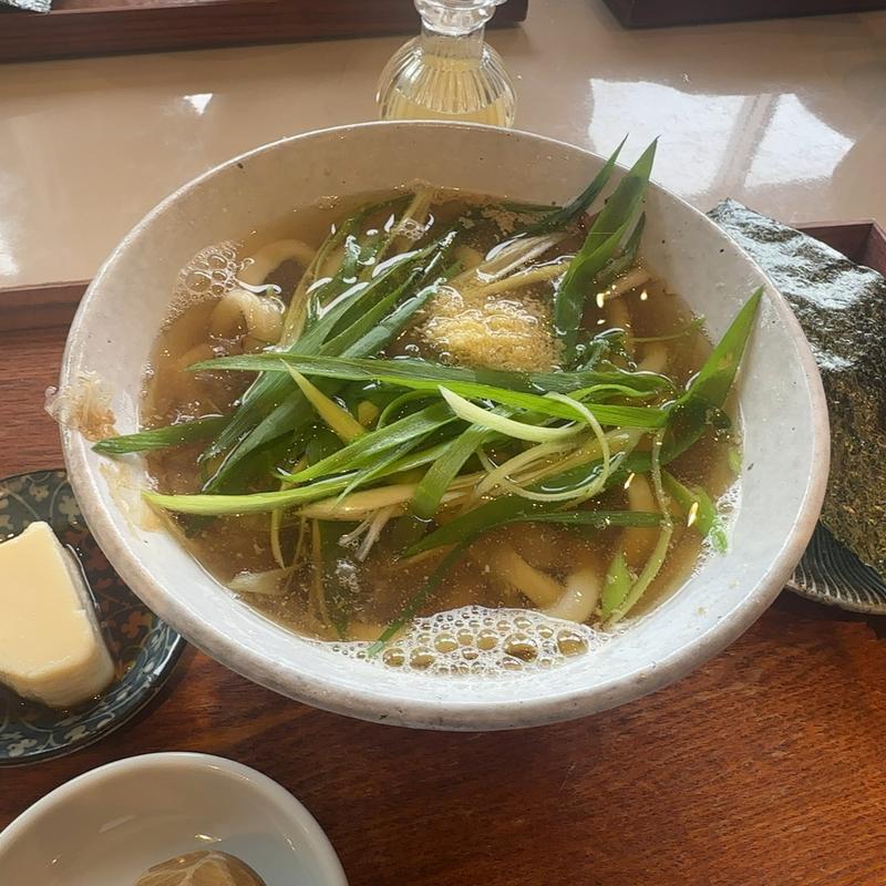 たっぷり九条ねぎうどん定食(僕とうどんとカツオだし 淀屋橋店)