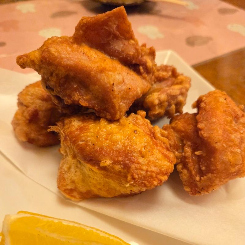 国産鶏の唐揚げ(居酒屋ラーメン 彦ちゃん)