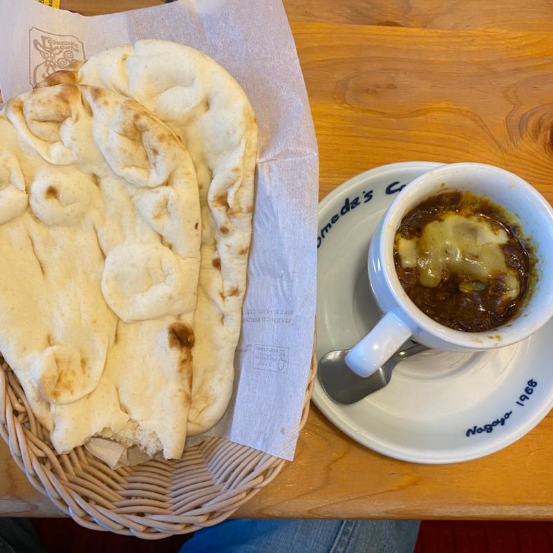 チーズカリーとナン(コメダ珈琲 狭山池店)