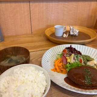 煮込みハンバーグ(マニョリアdeux)