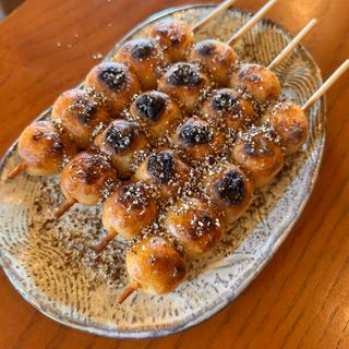 醤油焼きだんご（えごまパウダー付き）