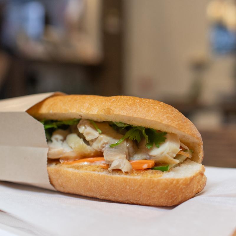 チキンサラダバインミー(BANH MI XIN CHAO HIMEJI バインミーシンチャオ姫路店)