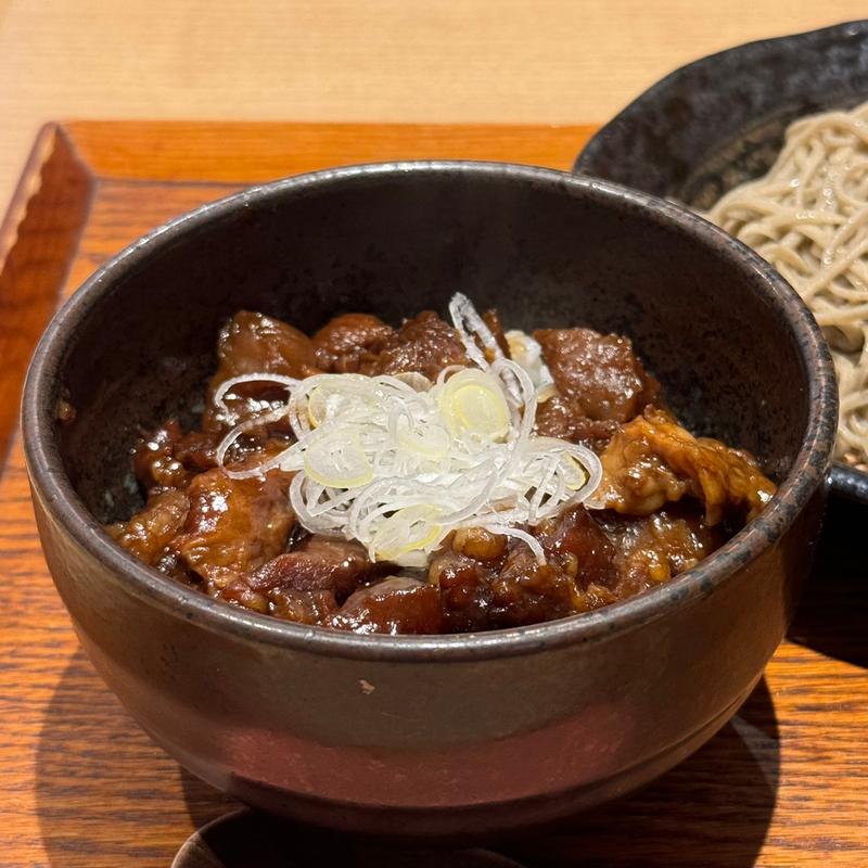 飛騨牛・国産牛の牛すじ丼(そば処 たみと )