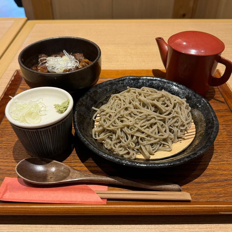 飛騨牛・国産牛の牛すじ丼セット(そば処 たみと )