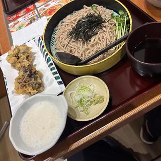 とろろ付き黒舞茸天ざるそば
