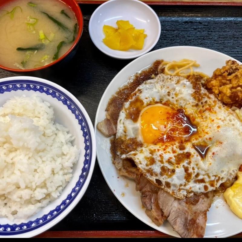 チャーシューエッグ定食(大衆食堂 スタンドそのだ 親不孝通り店)