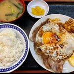 チャーシューエッグ定食