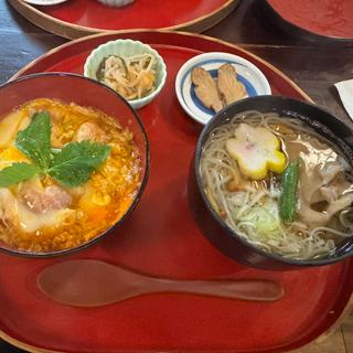 比内地鶏の親子丼と稲庭うどんセット