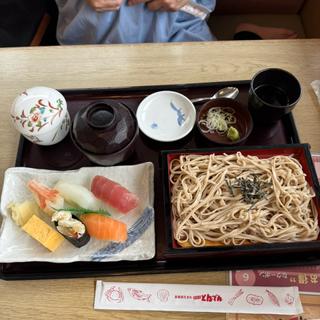 にぎり鮨セット　ざるそば　アイスコーヒー