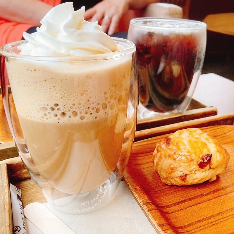 ウィンナーラテ(EN LA MENTE coffee)