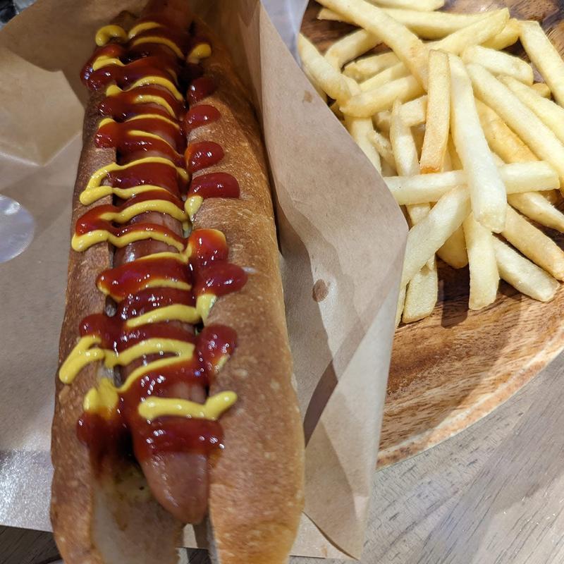 クラシックホットドッグ(Mauliola cafe and bar)